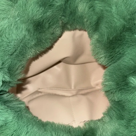 NWOT FAUX FUR HERALD BAG - Picture 8 of 8